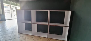 Sambro House: Corner shop for rent in Marshalltown