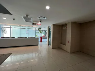 Full commercial office floor available for rental in Illovo
