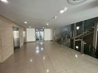 Full commercial office floor available for rental in Illovo