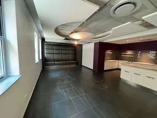 Full commercial office floor available for rental in Illovo