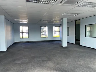 Neat office space available for lease in the Norrdwyk, Midrand area