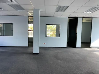 Neat office space available for lease in the Norrdwyk, Midrand area