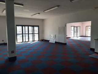 NEAT OFFICE SPACE TO LET IN ALBERTON NORTH