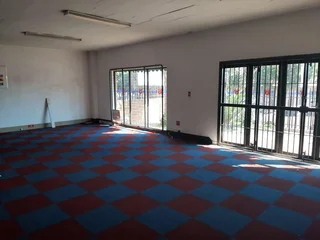 NEAT OFFICE SPACE TO LET IN ALBERTON NORTH