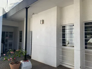 IMMACULATE OFFICE SPACE AVAILABLE FOR SALE IN ROSEBANKE