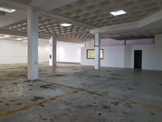 WORKSHOP TO LET IN HATFIELD CORNER