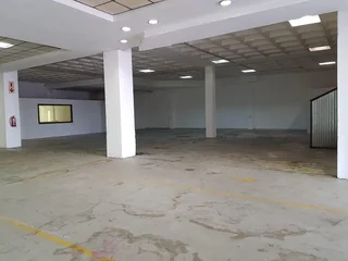 WORKSHOP TO LET IN HATFIELD CORNER