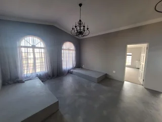 OFFICE TO LET IN KEMPTON PARK | HIGH STREET | BREDELL