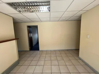 Stats Building | Alberton | Pristine commercial unit to let