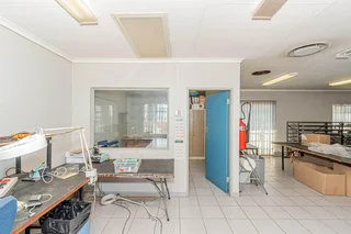 OFFICE SPACE FOR SALE, LYNNWOOD