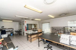 OFFICE SPACE FOR SALE, LYNNWOOD