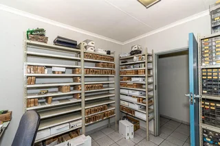 OFFICE SPACE FOR SALE, LYNNWOOD