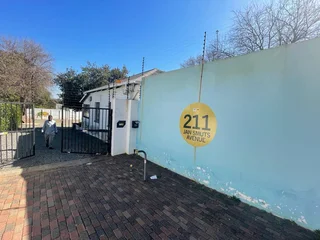 Commercial/retail space with main road exposure available for rental in Rosebank
