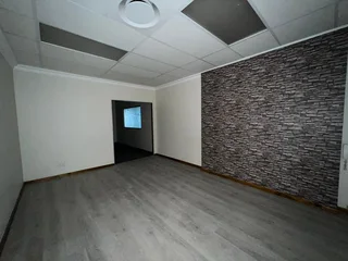 The Ridge Shopping Centre | Paul Kruger Road | Honeydew | Roodepoort | Pristine office to let