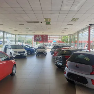 MASSIVE 500 SQM SHOWROOM FACILITY TO LET WITHIN THE WELL-DEVELOPED HATFIELD NODE WITH GREAT EXPOSURE