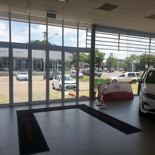 MASSIVE 500 SQM SHOWROOM FACILITY TO LET WITHIN THE WELL-DEVELOPED HATFIELD NODE WITH GREAT EXPOSURE