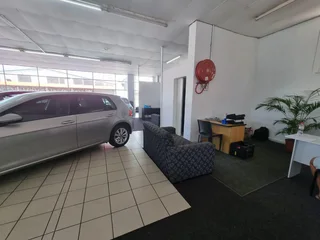 Goodwood | Showroom For Rent On Voortrekker Road