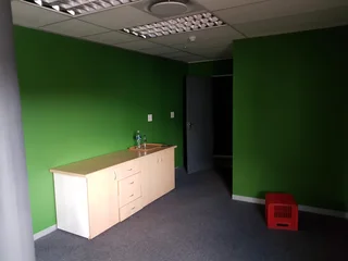 LARGE OFFICE SPACE TO LET IN HATFIELD