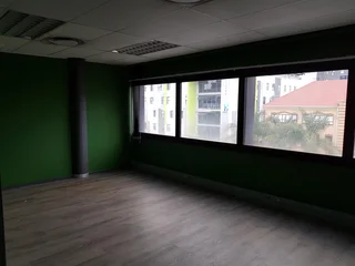 LARGE OFFICE SPACE TO LET IN HATFIELD