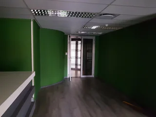 LARGE OFFICE SPACE TO LET IN HATFIELD