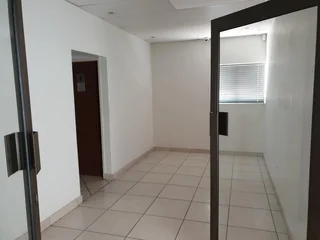 A-GRADE 425 SQM FACILITY FOR SALE IN THE PRISTINE NODE OF HATFIELD WITH GREAT MAIN ROAD EXPOSURE