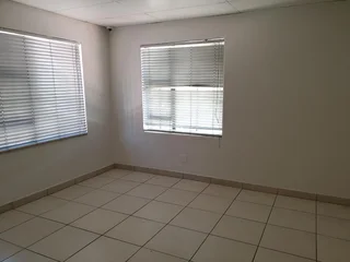 A-GRADE 425 SQM FACILITY FOR SALE IN THE PRISTINE NODE OF HATFIELD WITH GREAT MAIN ROAD EXPOSURE