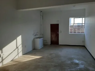 92SQM RETAIL SHOP TO LET ON STEVE BIKO ROAD IN ARCADIA