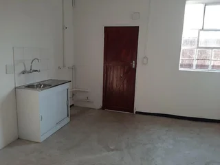 92SQM RETAIL SHOP TO LET ON STEVE BIKO ROAD IN ARCADIA