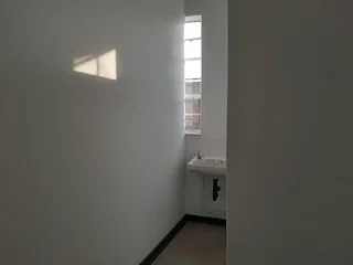 92SQM RETAIL SHOP TO LET ON STEVE BIKO ROAD IN ARCADIA