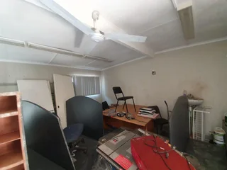 176SQM FREESTANDING OFFICE SPACE FOR SALE, VAL-DE-GRACE