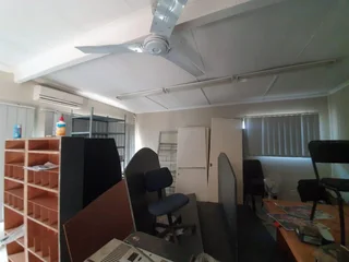 176SQM FREESTANDING OFFICE SPACE FOR SALE, VAL-DE-GRACE