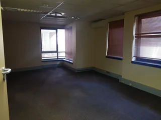 PARTITIONED OFFICES TO LET IN HATFIELD