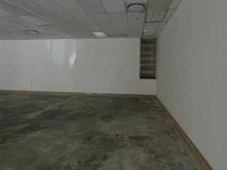 LARGE WHITE BOX RETAIL SHOP TO LET IN ARCADIA