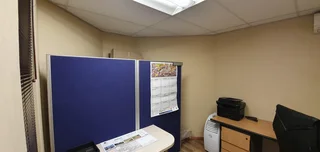 MODERN SMALL OFFICE TO LET IN SECURE BUILDING IN PERSEQUOR PARK