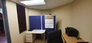MODERN SMALL OFFICE TO LET IN SECURE BUILDING IN PERSEQUOR PARK