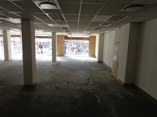 LARGE WHITE BOX RETAIL SHOP TO LET IN ARCADIA