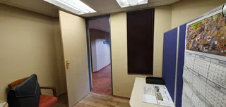 MODERN SMALL OFFICE TO LET IN SECURE BUILDING IN PERSEQUOR PARK