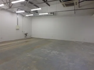 RETAIL STORE TO LET SITUATED WITHIN STATION SQUARE MALL