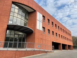 Howick Close, Waterfall Office Park | Stunning Office Space to Let in Vorna Valley