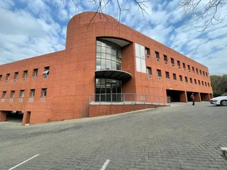 Howick Close, Waterfall Office Park | Stunning Office Space to Let in Vorna Valley