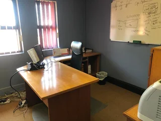 IMMACULATE OFFICE UNIT AVAILABLE FOR SALE IN ROODEPOORT