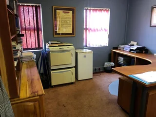 IMMACULATE OFFICE UNIT AVAILABLE FOR SALE IN ROODEPOORT
