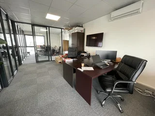 OFFICE SPACE TO RENT IN SANDOWN SQUARE BUSINESS PARK | 96m²
