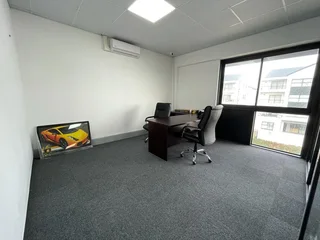 OFFICE SPACE TO RENT IN SANDOWN SQUARE BUSINESS PARK | 96m²