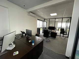 OFFICE SPACE TO RENT IN SANDOWN SQUARE BUSINESS PARK | 96m²