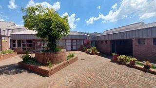 Valhof Shopping Centre | Vindhella Road | Valhalla | Centurion