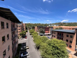 Quadrum Office Park, South Wing | Ground Floor Office Space to Let in Roodepoort