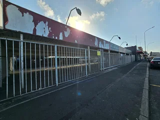 VOORTREKKER ROAD | LARGE OPEN SHOWROOM PREMISES TO RENT | GOODWOOD | 960M²