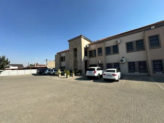 36 Hennie Alberts Street | Prime Office Space to Let in Brackenhurst, Alberton
