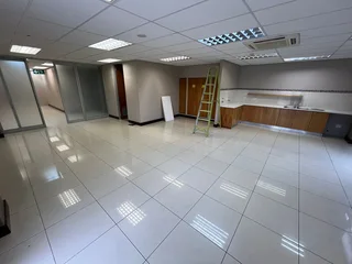 WILLIE VAN SCHOOR DRIVE | OFFICE SPACE TO RENT IN TYGER VALLEY | CHAMBERS BUILDING 5 | 311SQM